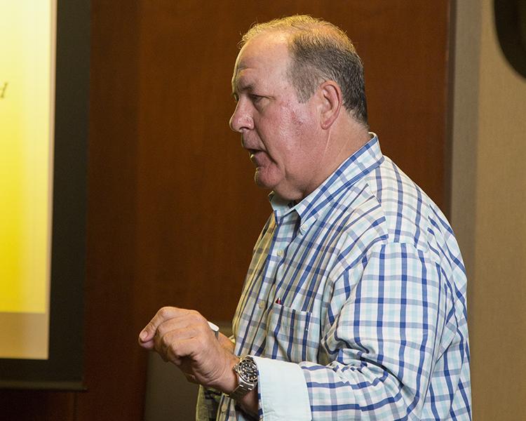 Motivational Speaker Business Consultant Bob Logan